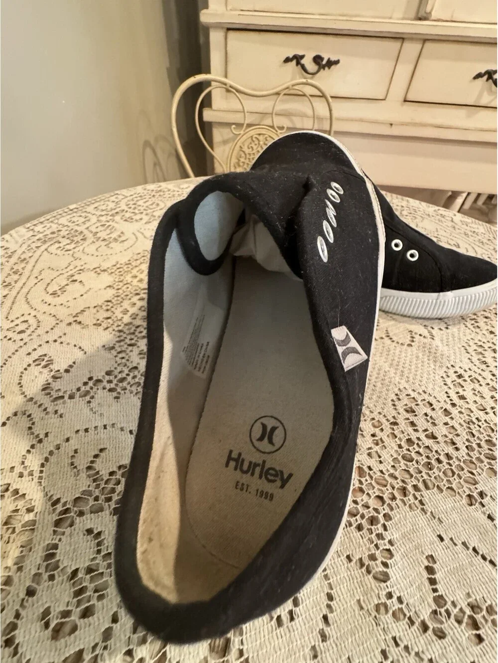 Hurley Women's Chloe No-Lace Slip-On Canvas Sneaker Black size 9